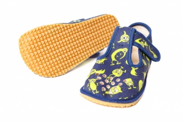 Beda bosonogi copati monster luknje