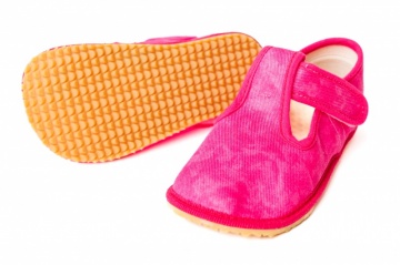 Beda bosonogi copati pink batik