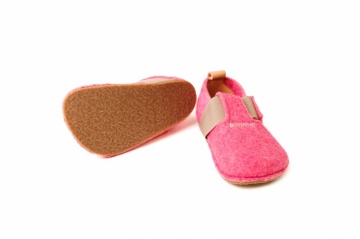 Pegres bosonogi copati fuksija recikliran filc